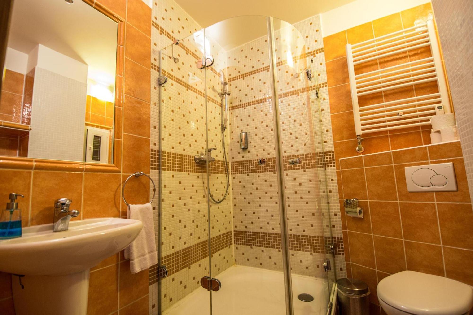 Main Prague Square Apartments Sauna And Fireplace Экстерьер фото