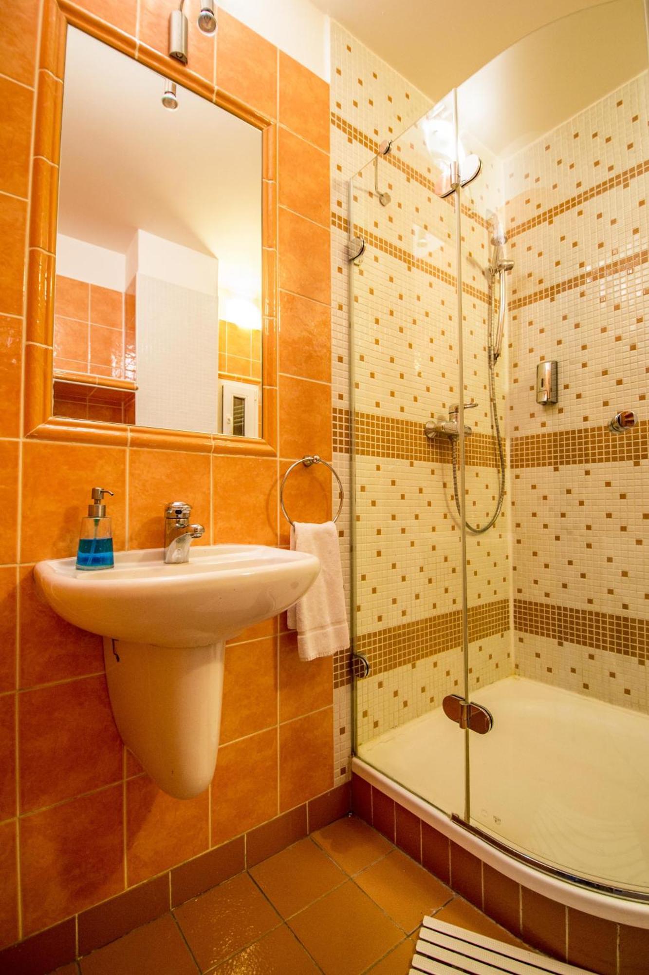Main Prague Square Apartments Sauna And Fireplace Экстерьер фото